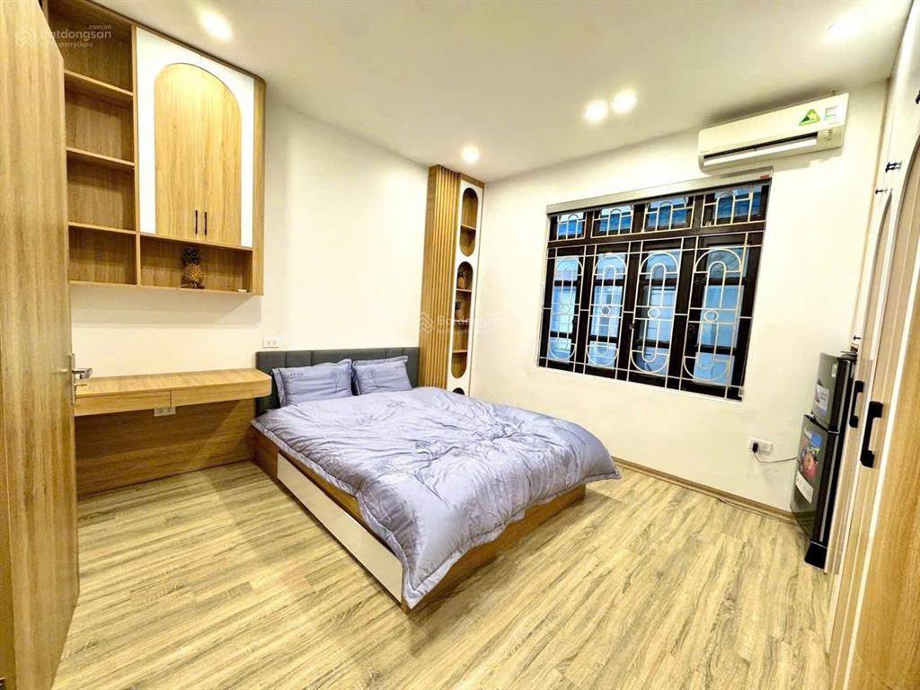 Nhà mới nguyễn trãi giáp royal city  7 tầng thang máy  nhiều phòng ngủ  ngõ nông gần phố