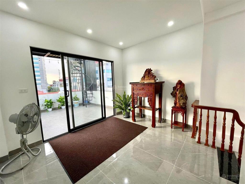 Sốc giữa trung tâm thanh xuân  nhà mới thang máy  nguyễn trãi giáp royal city  giảm ngay 800 triệu