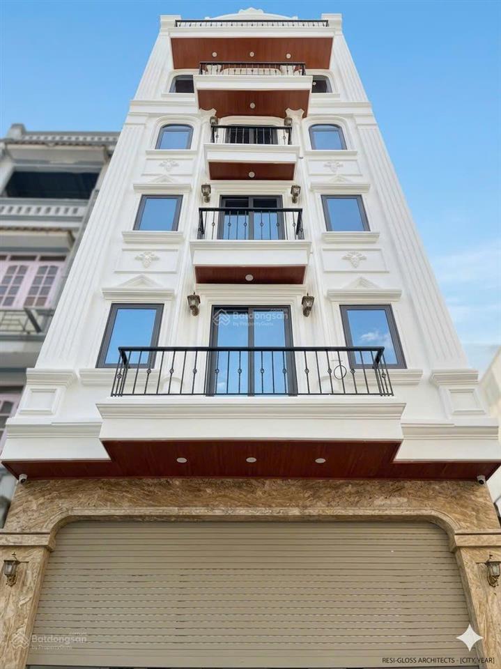 Nhà hoàng văn thái  lê trọng tấn  ô tô vào nhà  3 mặt thoáng sáng  sân vườn rộng