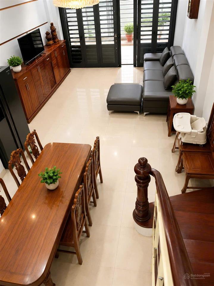 Nhà hoàng văn thái  lê trọng tấn  ô tô vào nhà  3 mặt thoáng sáng  sân vườn rộng