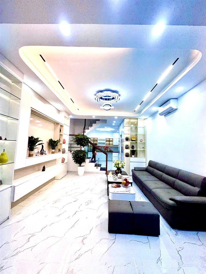 Nhà tô vĩnh diện  trung tâm thanh xuân  ô tô vào nhà  thang máy xịn sò  vài bước ra phố  full nội