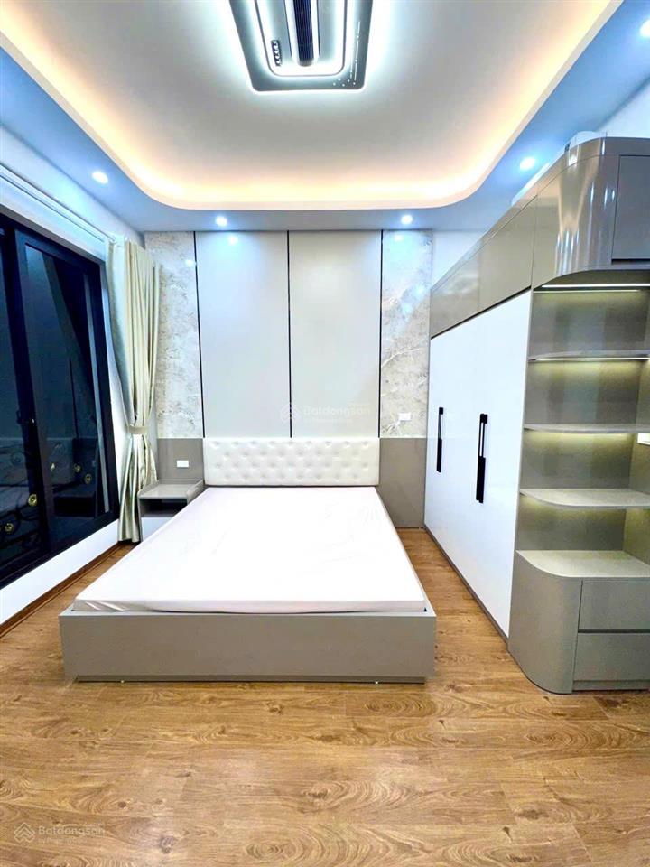 Nhà tô vĩnh diện  trung tâm thanh xuân  ô tô vào nhà  thang máy xịn sò  vài bước ra phố  full nội