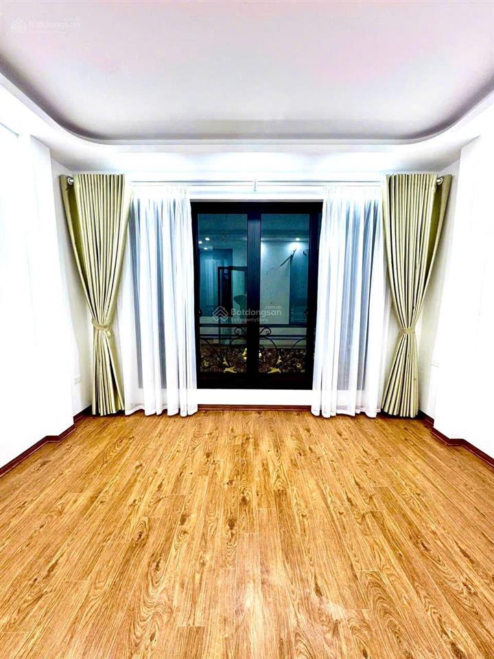 Nhà tô vĩnh diện  trung tâm thanh xuân  ô tô vào nhà  thang máy xịn sò  vài bước ra phố  full nội