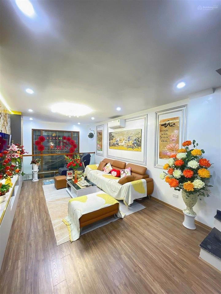 Trung tâm đống đa  nhà đẹp khỏi sửa  xách vali vào ở ngay  40m2  7 tầng thang máy chỉ 11 tỷ