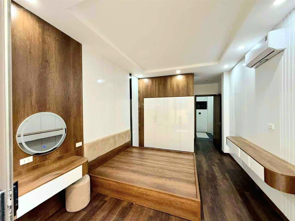 Chính chủ bán nhà  văn cao  hoàng hoa thám  ba đình  nhà thoáng trước sau gần hồ tây