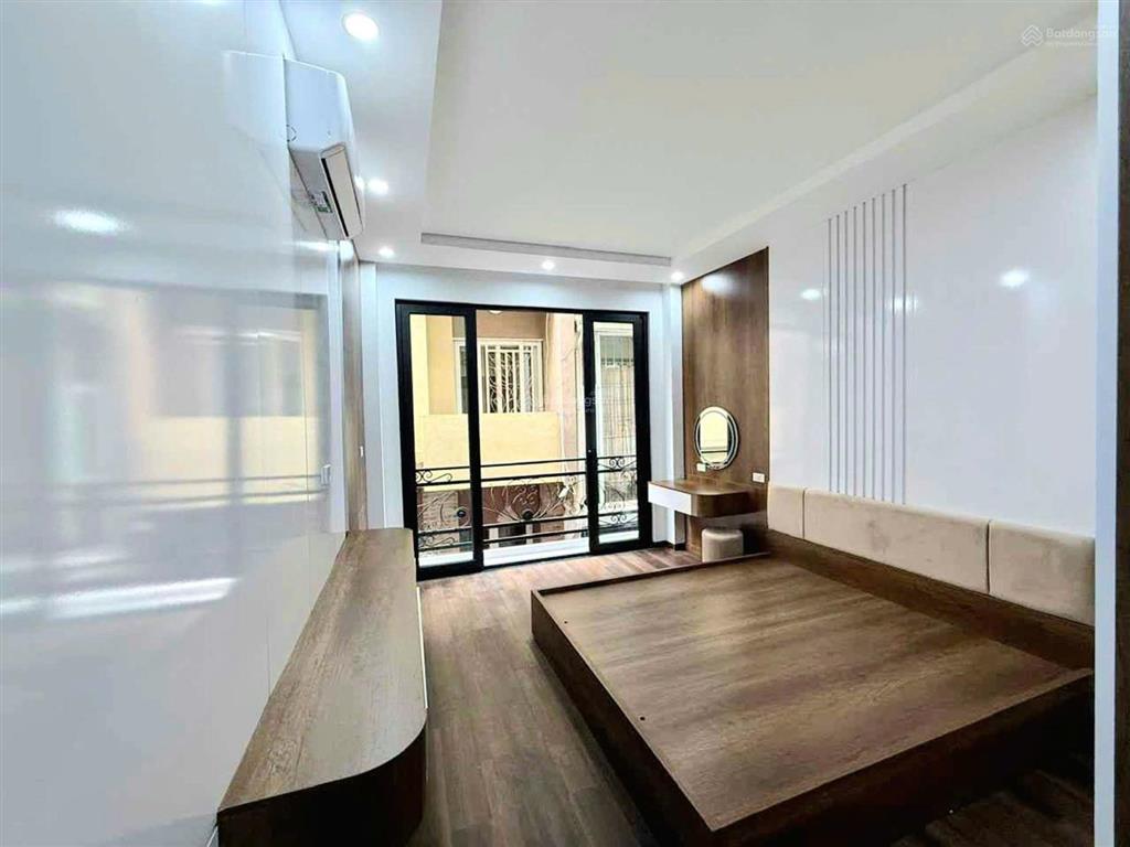 Chính chủ bán nhà  văn cao  hoàng hoa thám  ba đình  nhà thoáng trước sau gần hồ tây