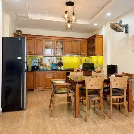 Bán gấp nhà hoàng hoa thám 50m, dân xây, gần phố, mặt tiền khủng giá hơn 12 tỷ