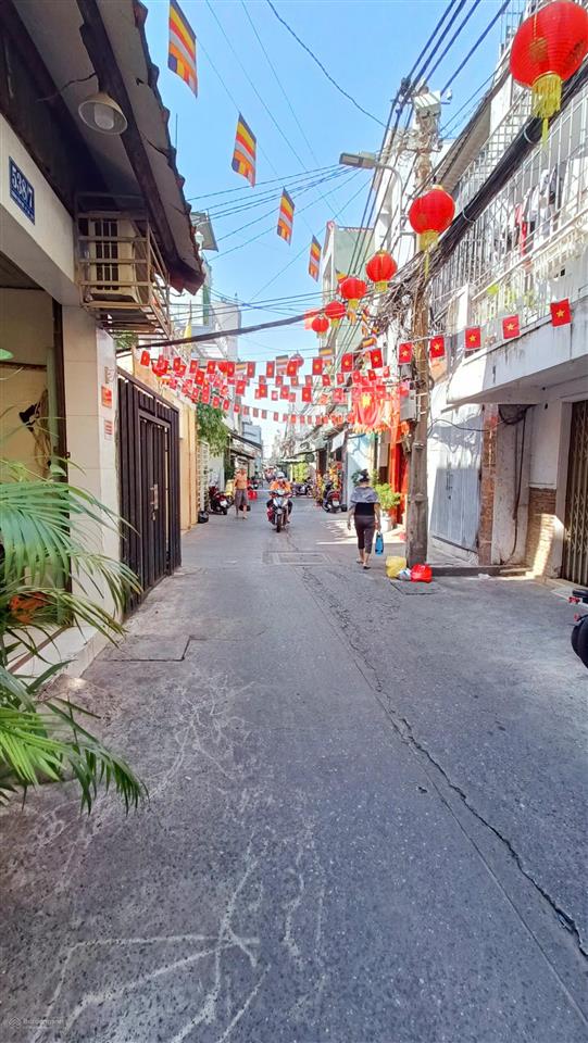 Bán nhà quận 4 p. 14 cũ đoàn văn bơ nhà đẹp không quy hoạch