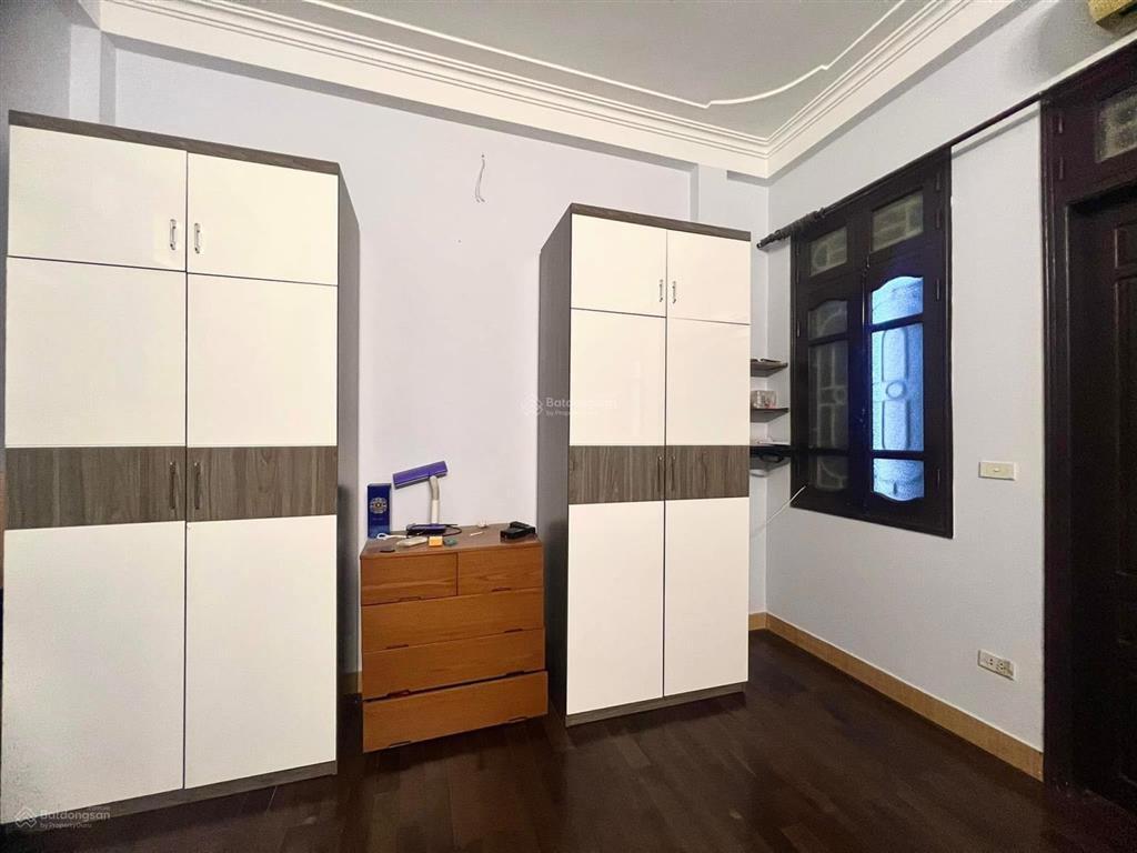 Chính chủ cho thuê nhà riêng 4 tầng (diện tích 30m2/tầng) ngõ 379 đội cấn. full nội thất