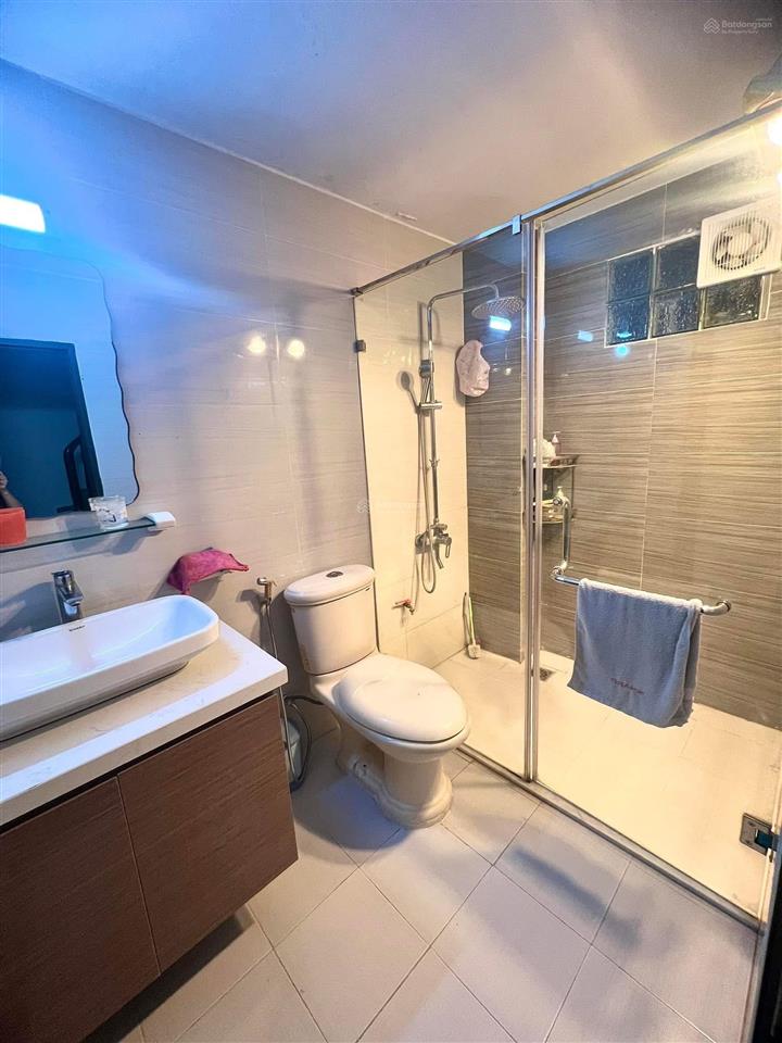 Chính chủ cho thuê nhà riêng 4 tầng (diện tích 30m2/tầng) ngõ 379 đội cấn. full nội thất
