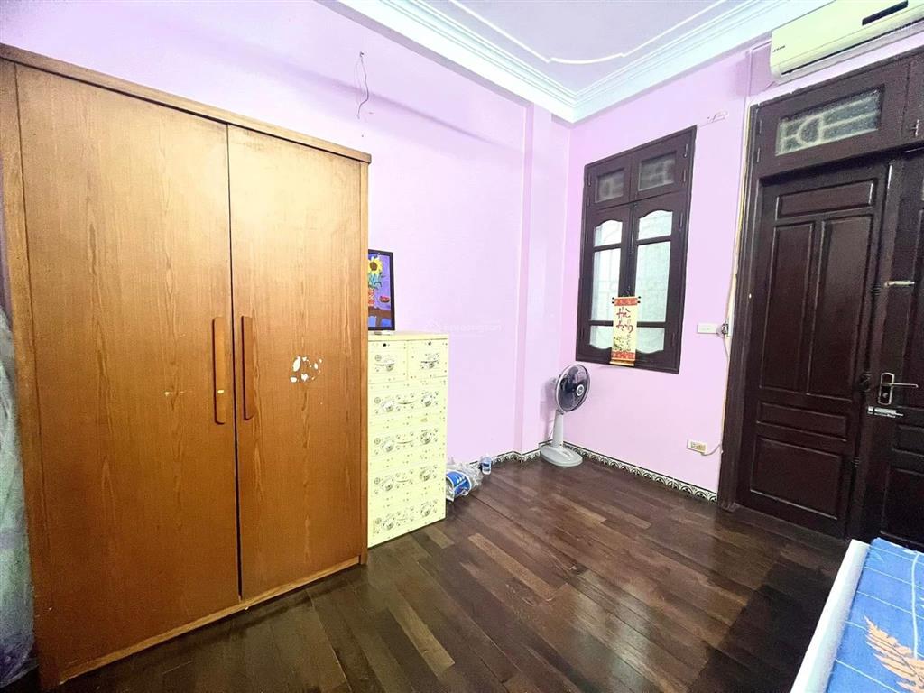 Chính chủ cho thuê nhà riêng 4 tầng (diện tích 30m2/tầng) ngõ 379 đội cấn. full nội thất