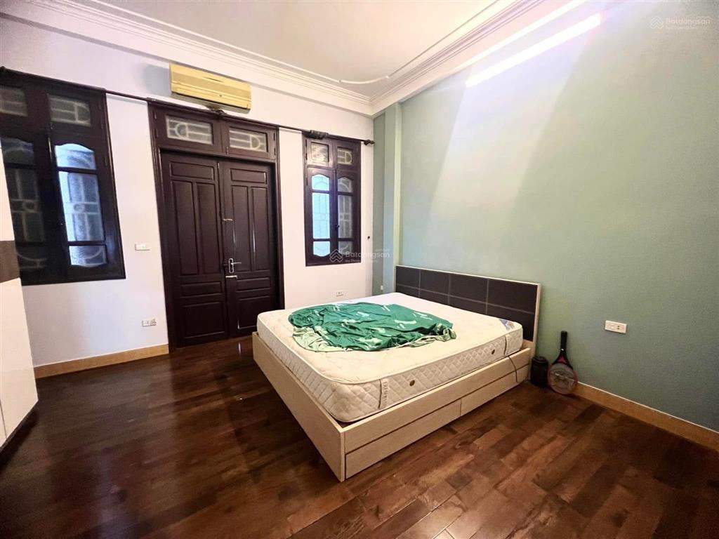 Chính chủ cho thuê nhà riêng 4 tầng (diện tích 30m2/tầng) ngõ 379 đội cấn. full nội thất