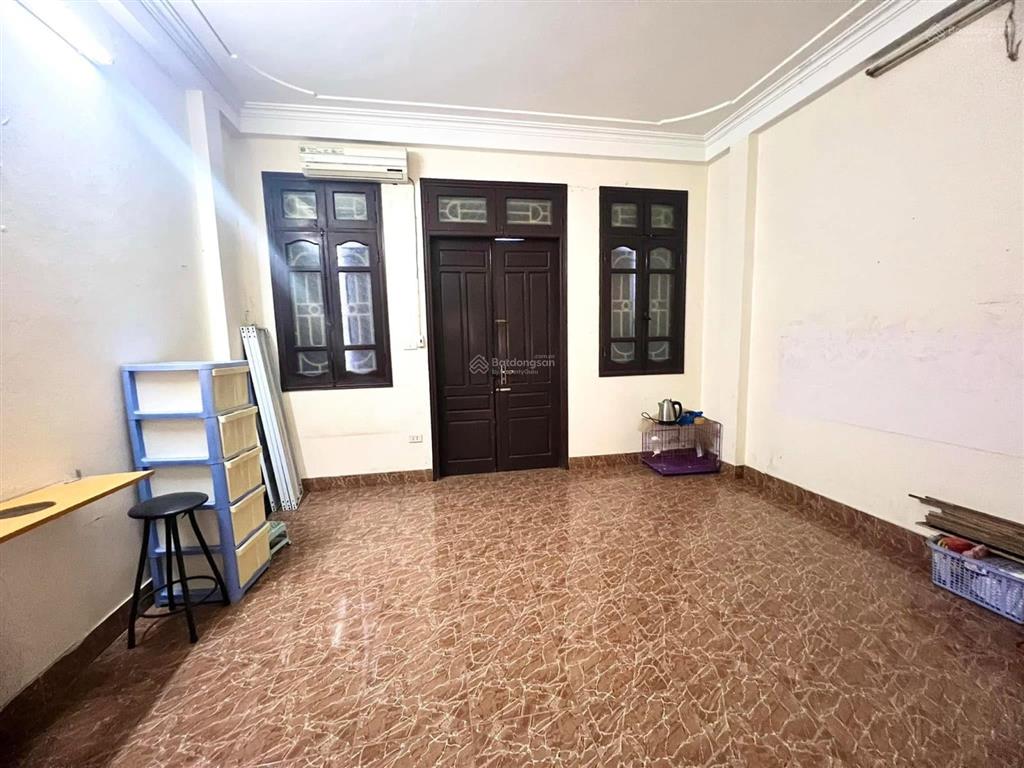 Chính chủ cho thuê nhà riêng 4 tầng (diện tích 30m2/tầng) ngõ 379 đội cấn. full nội thất
