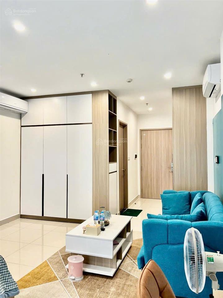 Bán căn studio 32 m2 toà gs , giá ưu đãi 2,7 tỷ full nội thất