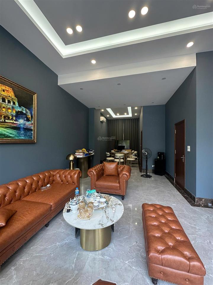 Nguyễn xiển  cho thuê mặt bằng tầng 1  75m2 mặt tiền 5m, đường trước nhà 13m vào thuê luôn