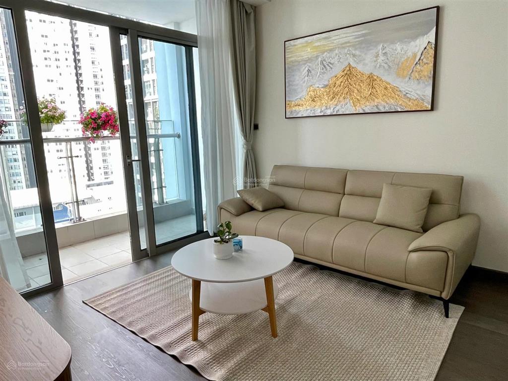 Chính chủ cần đi nước ngoài bán gấp căn 2pn 72m2 vinhomes central park