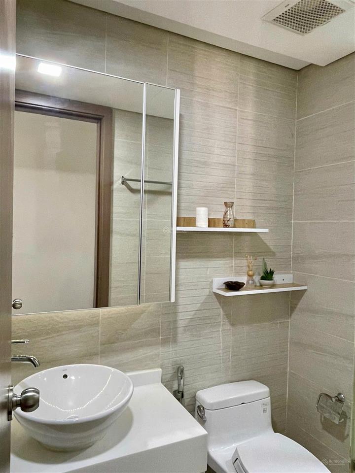 Chính chủ cần đi nước ngoài bán gấp căn 2pn 72m2 vinhomes central park