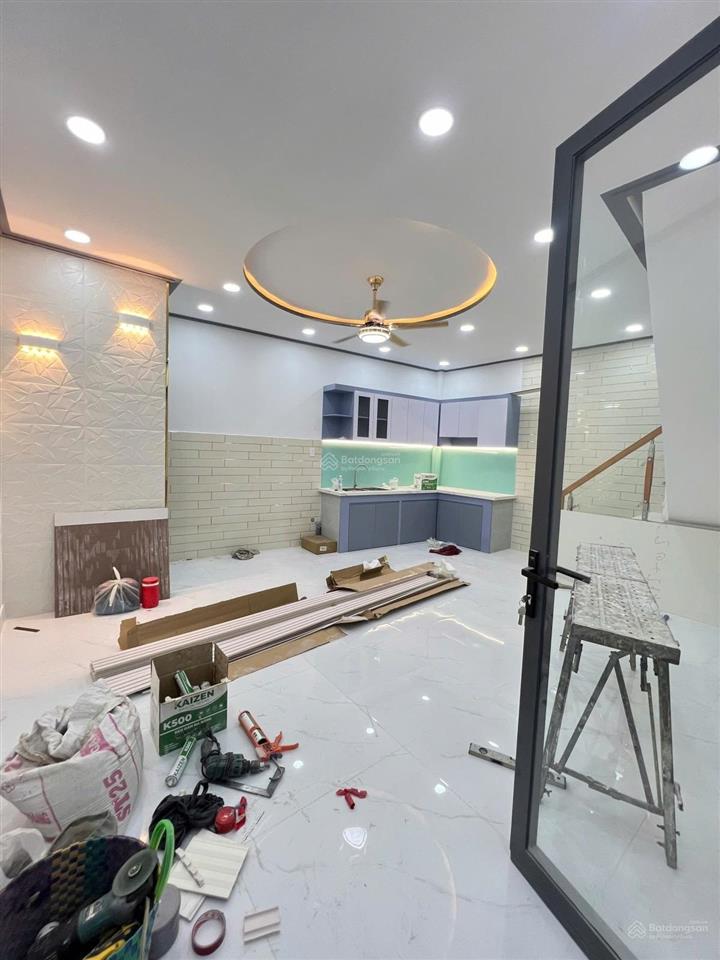 Đi định cư nước ngoài bán gấp nhà 2 tầng 78m ngay vòng xoay phú lâm , hậu giang q6