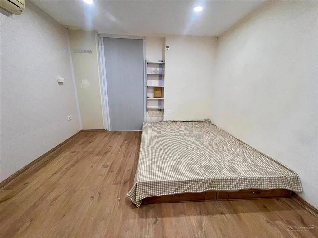 Hot! cho thuê nhà nguyên căn phố tôn đức thắng  đống đa. 22m2x5t. full nội thất. chỉ 10.5 triệu