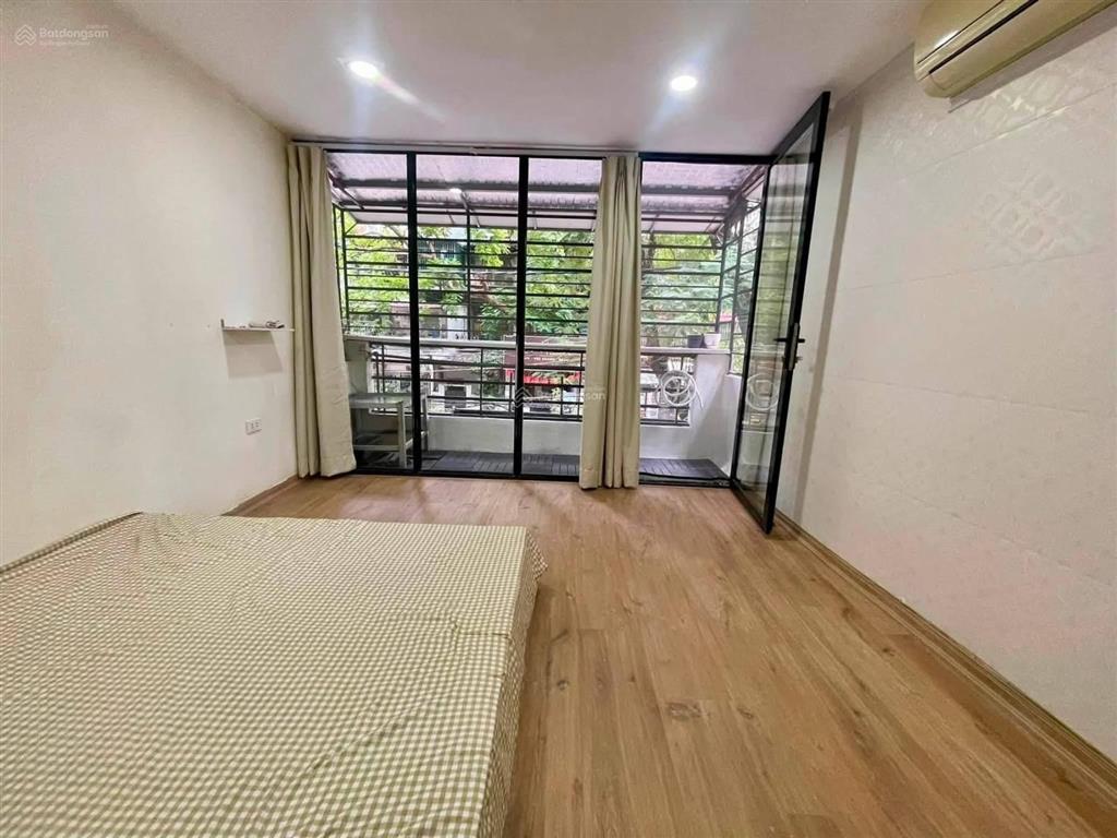 Hot! cho thuê nhà nguyên căn phố tôn đức thắng  đống đa. 22m2x5t. full nội thất. chỉ 10.5 triệu