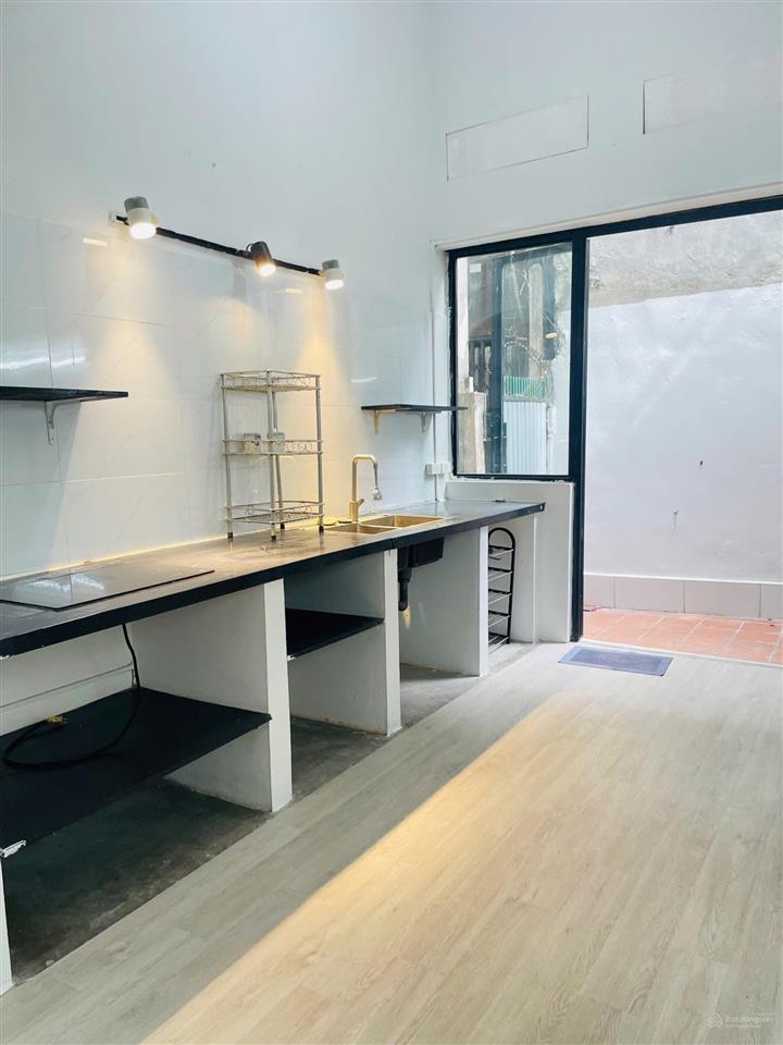 Siêu phẩm! cho thuê nhà nguyên căn đội cấn ba đình. mới, đẹp, ở luôn. 40m2x3t, 3 ngủ. chỉ 10 triệu