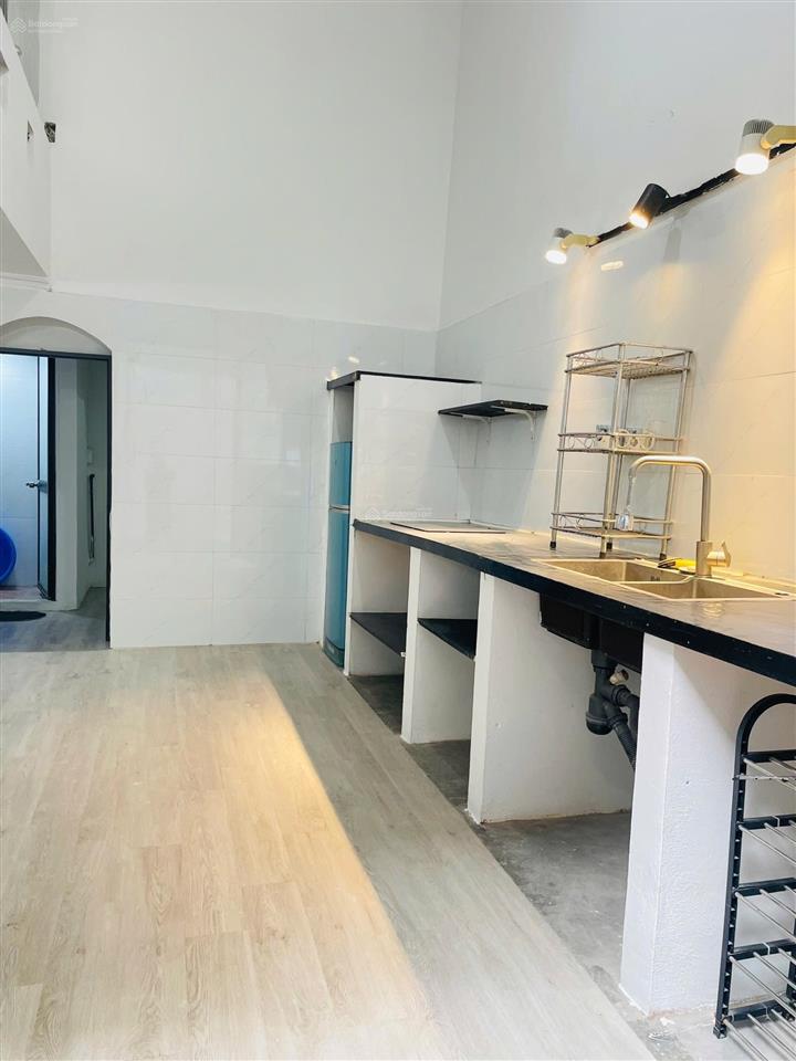 Siêu phẩm! cho thuê nhà nguyên căn đội cấn ba đình. mới, đẹp, ở luôn. 40m2x3t, 3 ngủ. chỉ 10 triệu