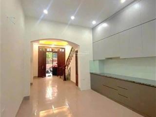 Cho thuê gấp nhà riêng hồ đắc di, nam đồng. 20m2x5t. kinh doanh sầm uất. chỉ 10 triệu