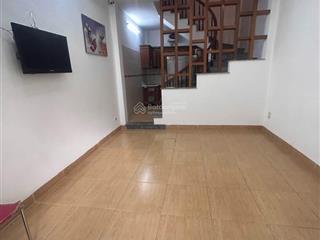 Cho thuê nhà mặt phố  giá trong ngõ phố nam đồng. 20m2x4t, 3 ngủ. kd bất chấp. chỉ 10 triệu