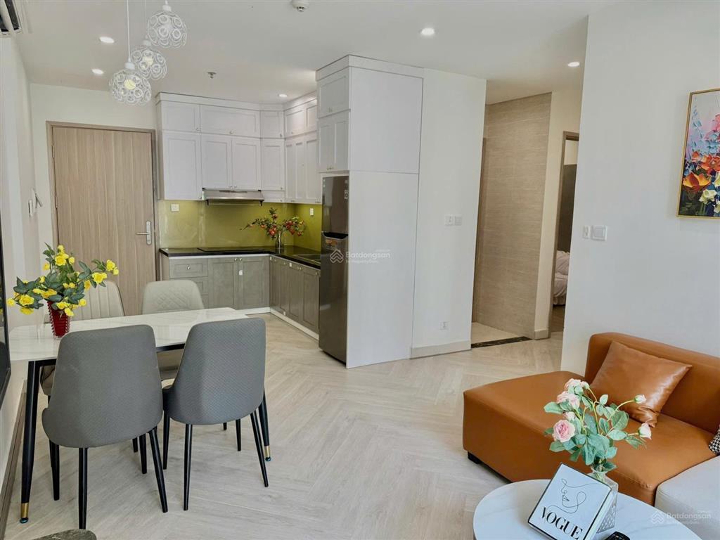 Tôi cần bán gấp 2pn toà s2.18 vinhomes ocean park  56m²  full nội thất  sổ đỏ