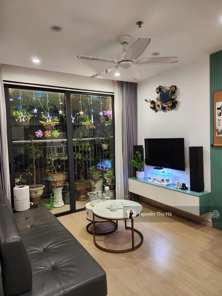 Chính chủ cần bán gấp trong tuần này căn hộ 2n1w diện tích 59m tại vinhomes smartcity do chuyển nhà