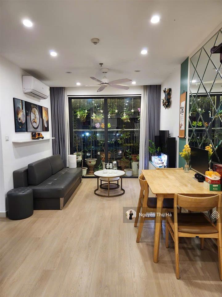 Chính chủ cần bán gấp trong tuần này căn hộ 2n1w diện tích 59m tại vinhomes smartcity do chuyển nhà