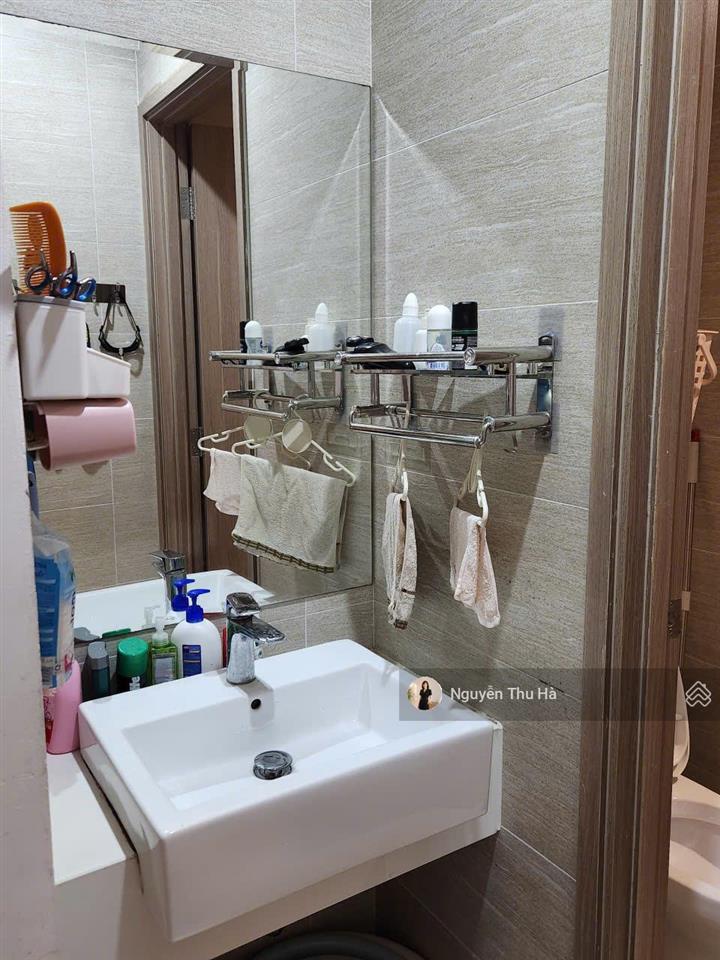 Chính chủ cần bán gấp trong tuần này căn hộ 2n1w diện tích 59m tại vinhomes smartcity do chuyển nhà