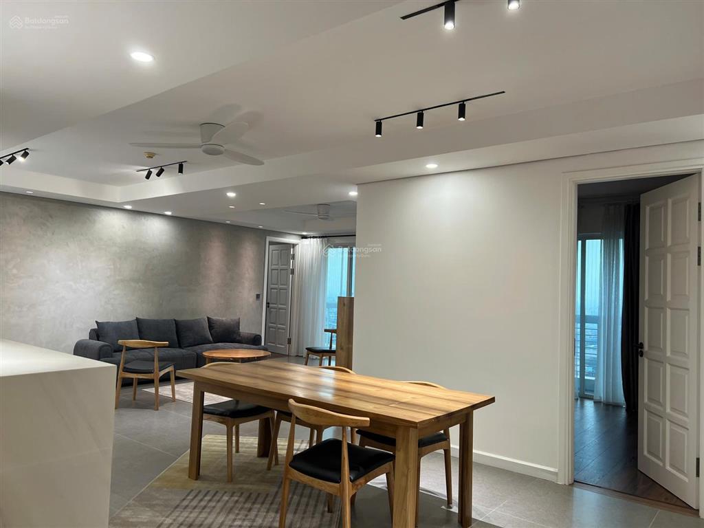 Cho thuê căn 3 ngủ góc siêu đẹp tại ciputra, dt 153m2, thoáng sáng, nội thất mới, giá 47,5 tr/tháng