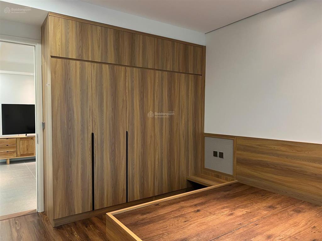 Cho thuê căn 3 ngủ góc siêu đẹp tại ciputra, dt 153m2, thoáng sáng, nội thất mới, giá 47,5 tr/tháng