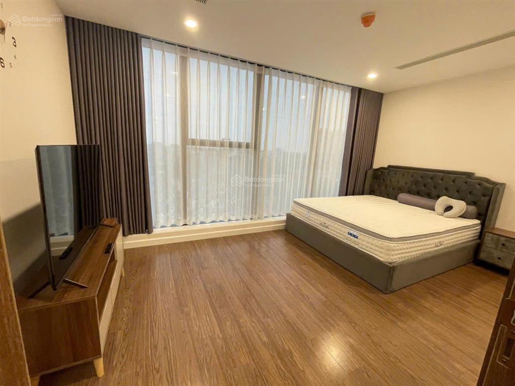 Cho thuê căn hộ 3 ngủ sunshine city, diện tích 97m2, đồ đẹp, chỉ việc vào ở, giá 19 triệu/tháng