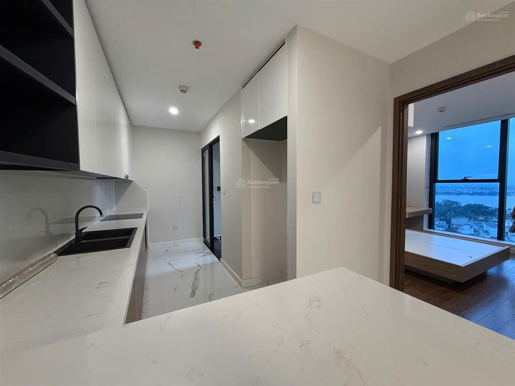 Chính chủ gửi bán căn 3 ngủ sunshine city, dt 107m2, view cưc thoáng, giá 12,8 tỷ