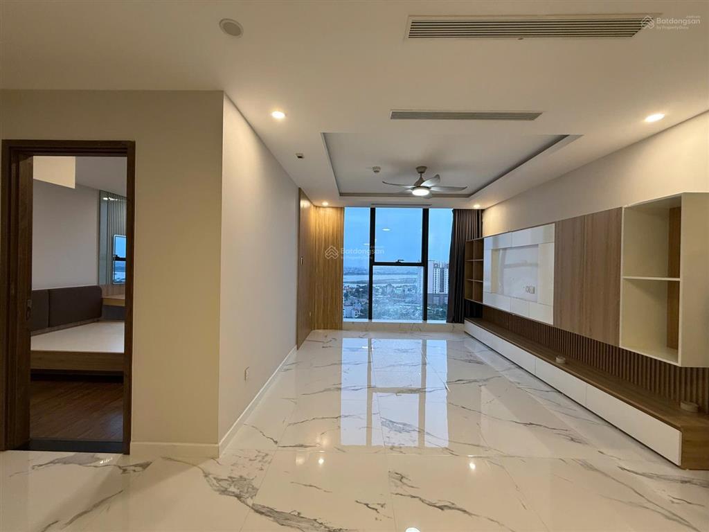 Chính chủ gửi bán căn 3 ngủ sunshine city, dt 107m2, view cưc thoáng, giá 12,8 tỷ