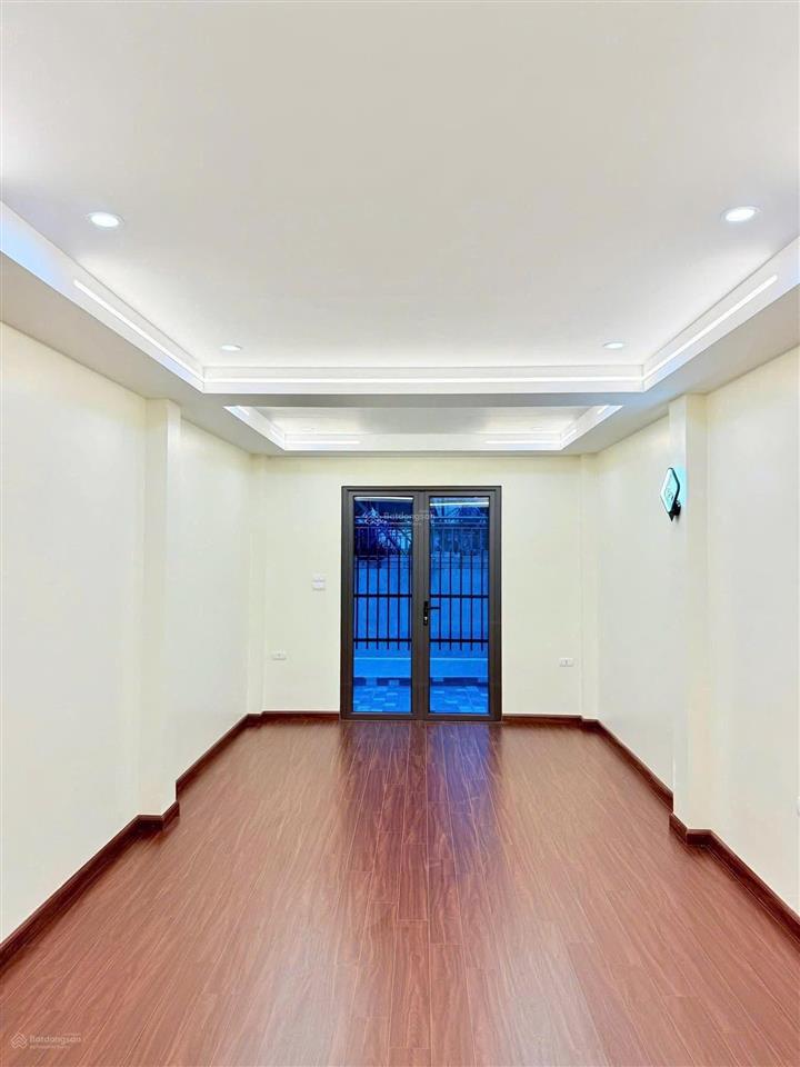 Nhà mới đẹp full nội thất ở ngay đường láng 50m2, 7t thang máy, 19.5 tỷ gara ôtô, 2 mặt thoáng