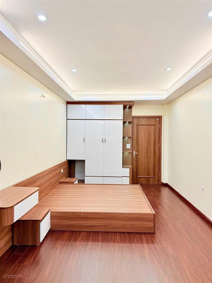 Nhà mới đẹp full nội thất ở ngay đường láng 50m2, 7t thang máy, 19.5 tỷ gara ôtô, 2 mặt thoáng