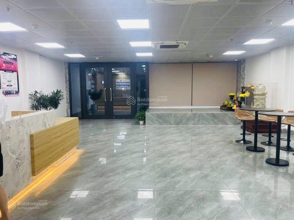 Cực hiếm tòa văn phòng hạng a trần thái tông, cầu giấy 125m2,9t thang máy, mt 8.5m, 89tỷ kinh doanh