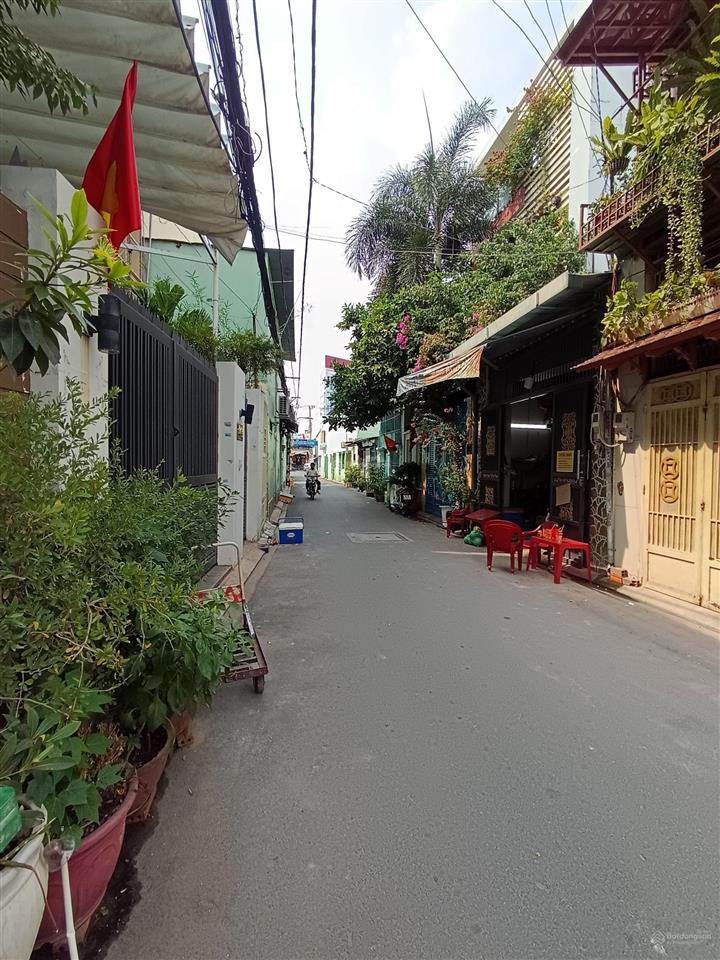 90m2 mặt tiền quận tân phú,chủ ngộp nặng.giá 9 tỷ