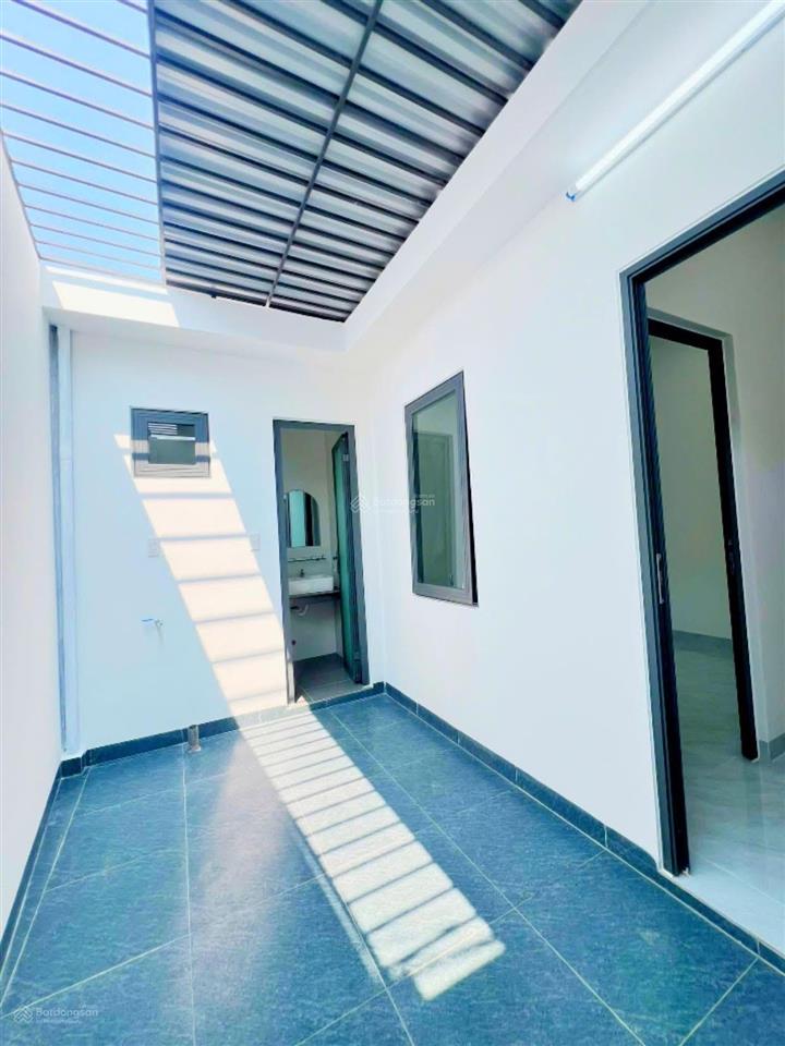 Bán nhà mới tại xã diên lạc, sân rộng, đường lớn tiềm năng tăng giá.