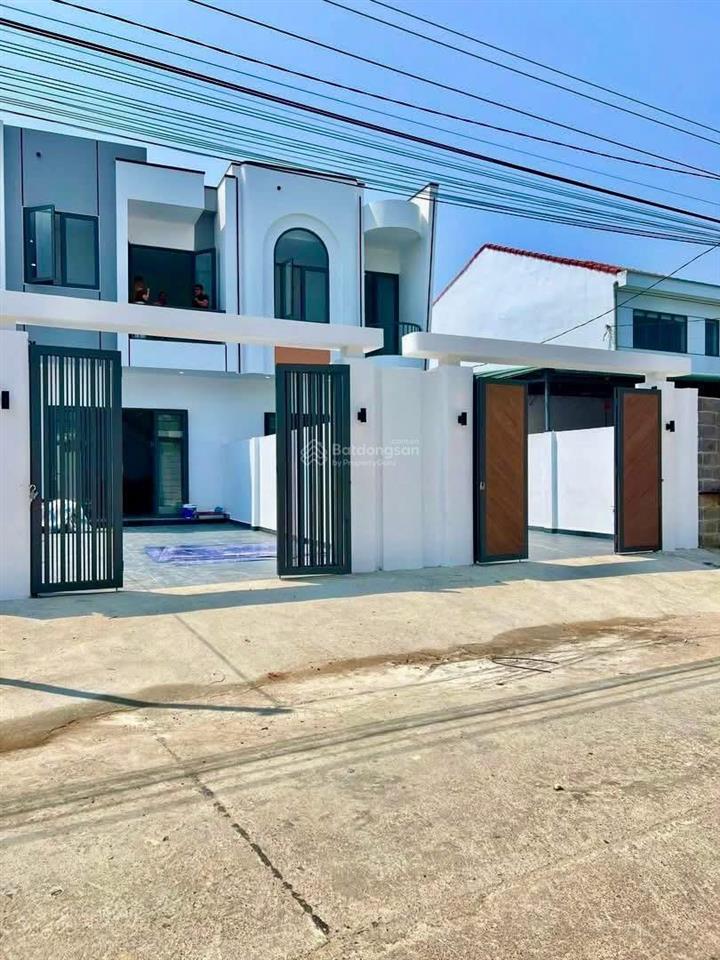 Bán nhà mới tại xã diên lạc, sân rộng, đường lớn tiềm năng tăng giá.