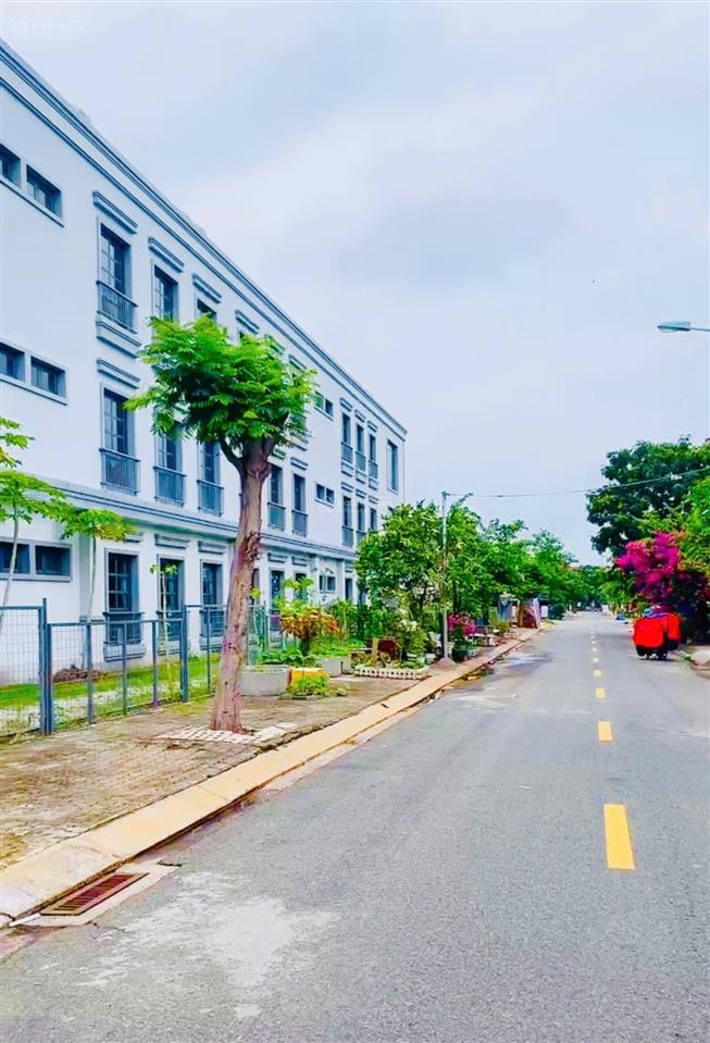 Đường n4  kdc nam sài gòn, vị trí đẹp view trường học chỉ 2 tỷ 630
