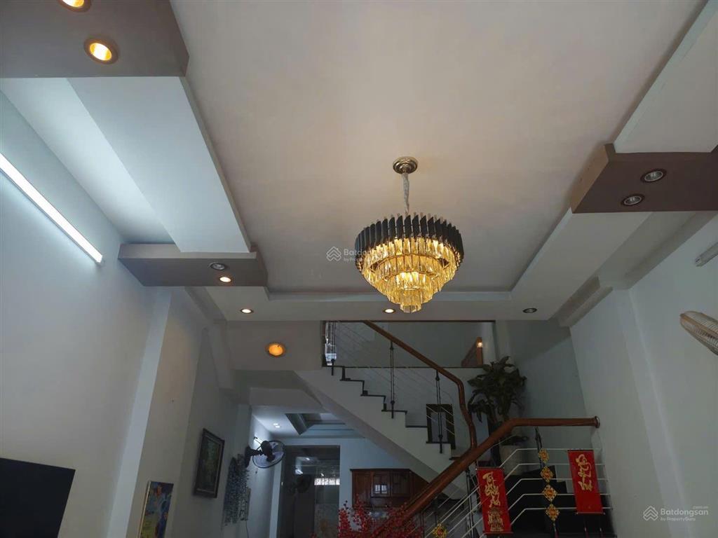 Cho thuê nhà nguyên căn 3 tầng  trung tâm đà nẵng