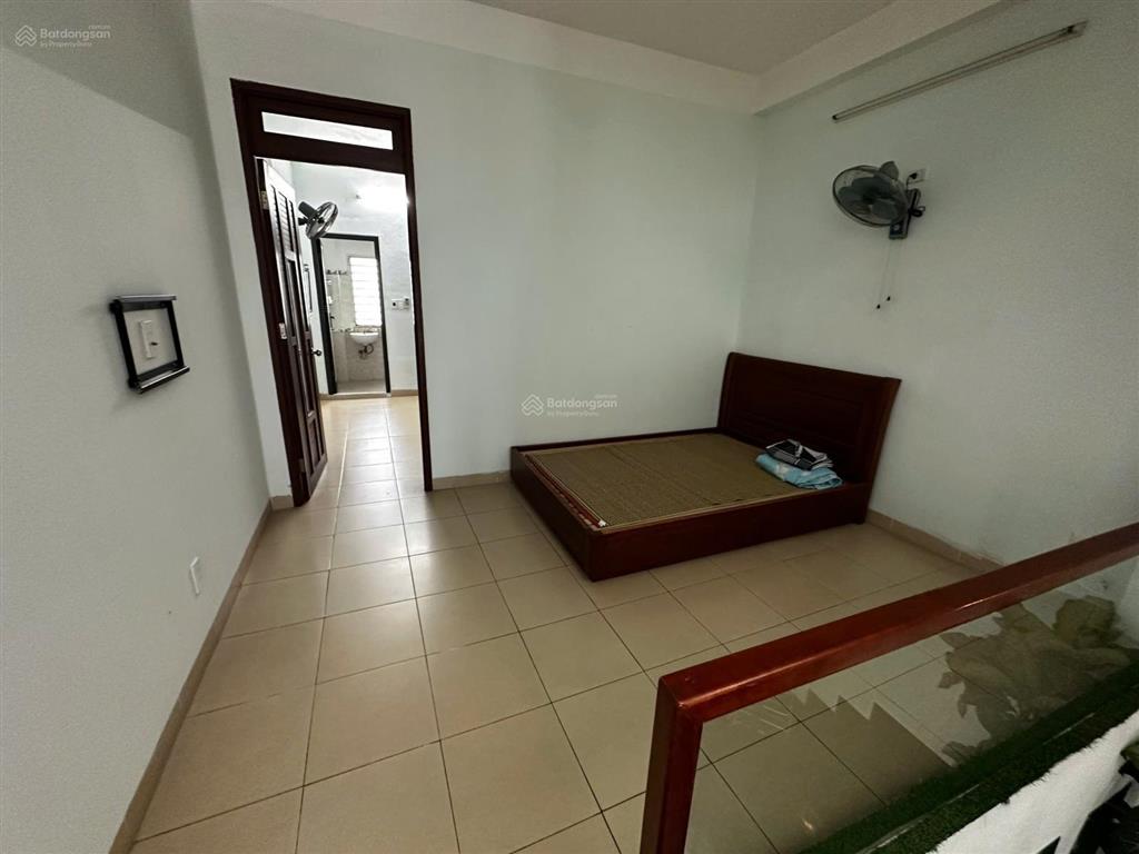 Cho thuê nhà nguyên căn 3 tầng  trung tâm đà nẵng