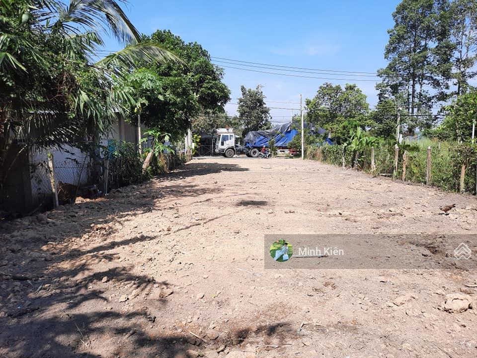 Bán đất 1 sẹc ql 22 nằm ngay trung tâm trảng bàng dt 121m2 giá 1 tỷ, sổ riêng, pháp lý rõ ràng .