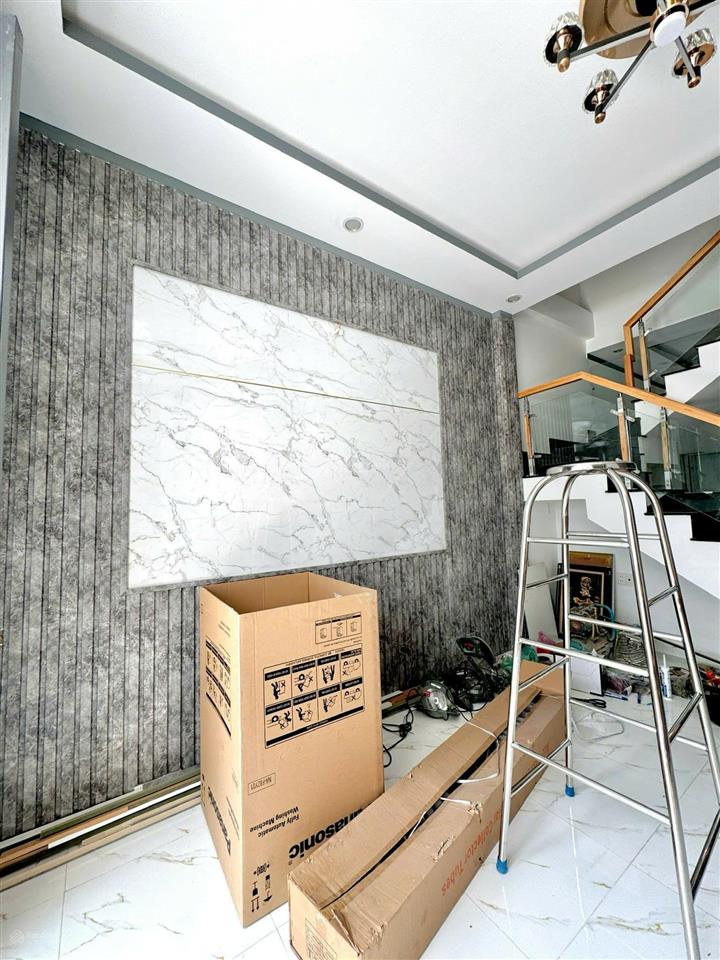 Định cư mỹ, anh chủ bán căn nhà lầu 4pn mới xây trong khu dân cư. gần đại học lạc hồng