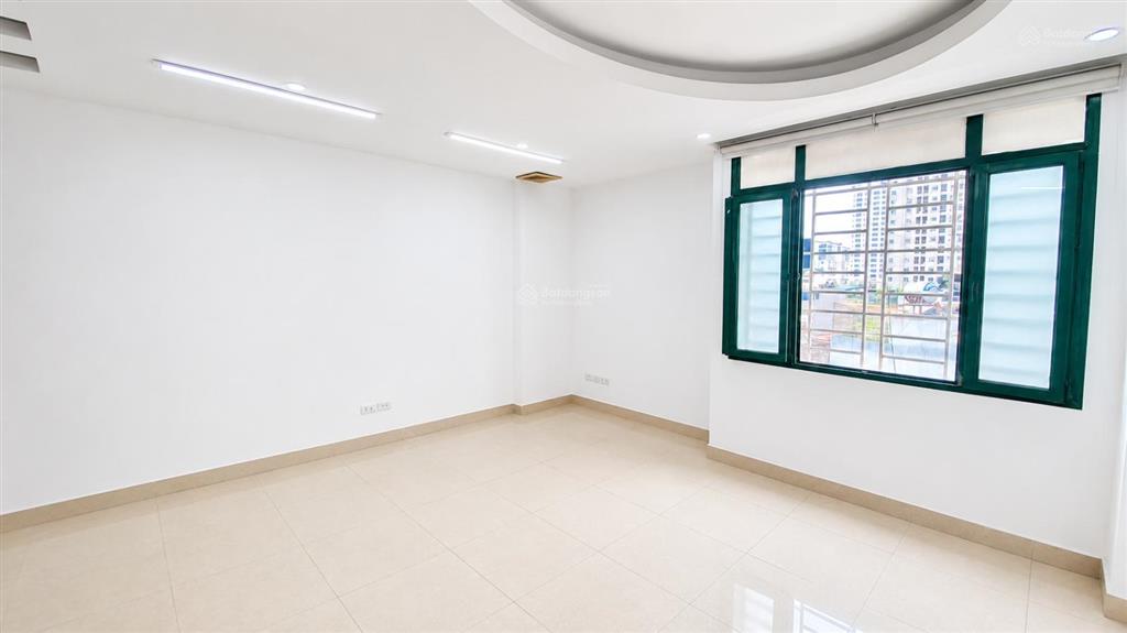 Cho thuê văn phòng ngõ 24 hoàng quốc việt giá chỉ 6 triệu/tháng phòng thoáng sáng, có đồ cơ bản