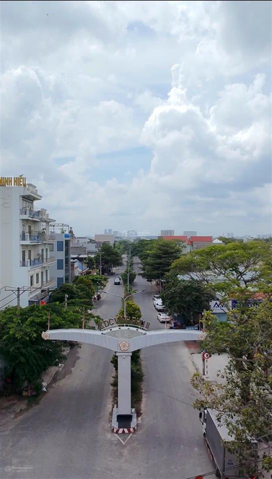 120m2 kế bên lô góc trường mẫu giáo  mặt tiền đường chính đường 18 kdc vĩnh phú ii
